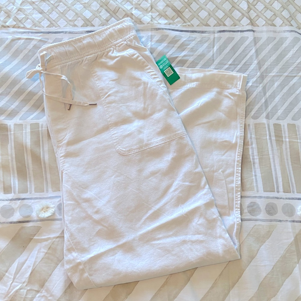 GAP Wide Leg Pants in White